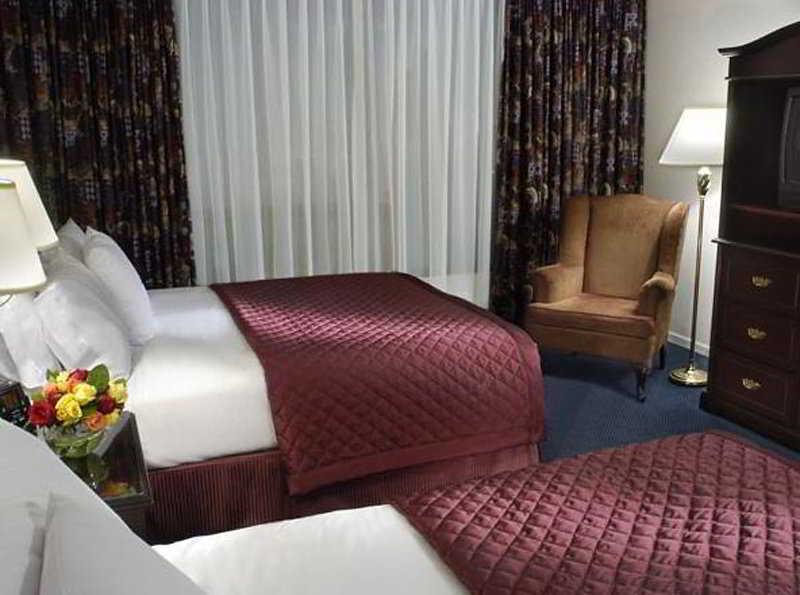 Delta Hotels By Marriott Toronto Airport & Conference Centre Room photo