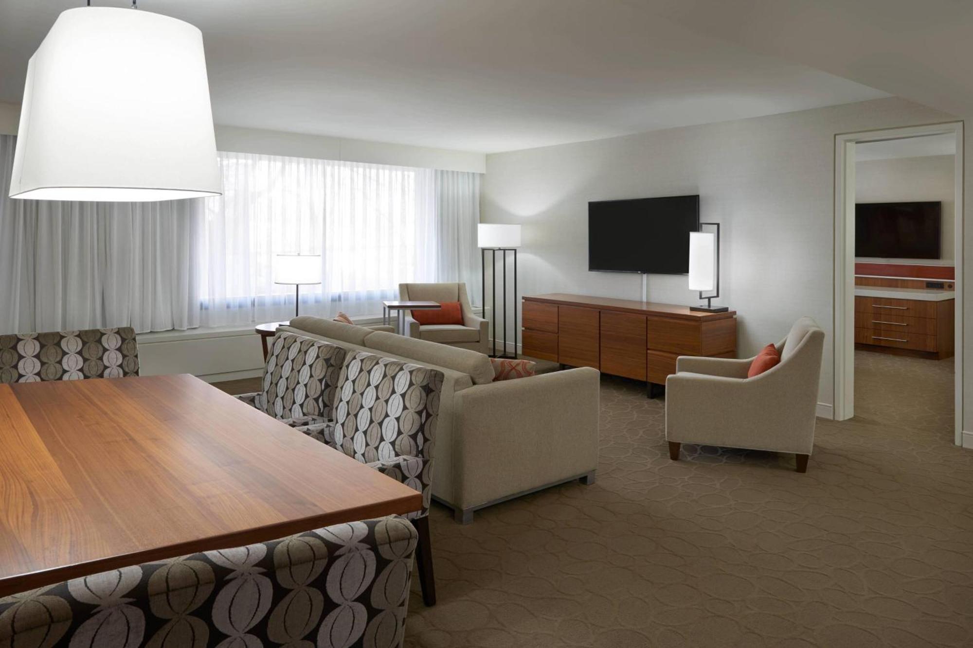 Delta Hotels By Marriott Toronto Airport & Conference Centre Exterior photo