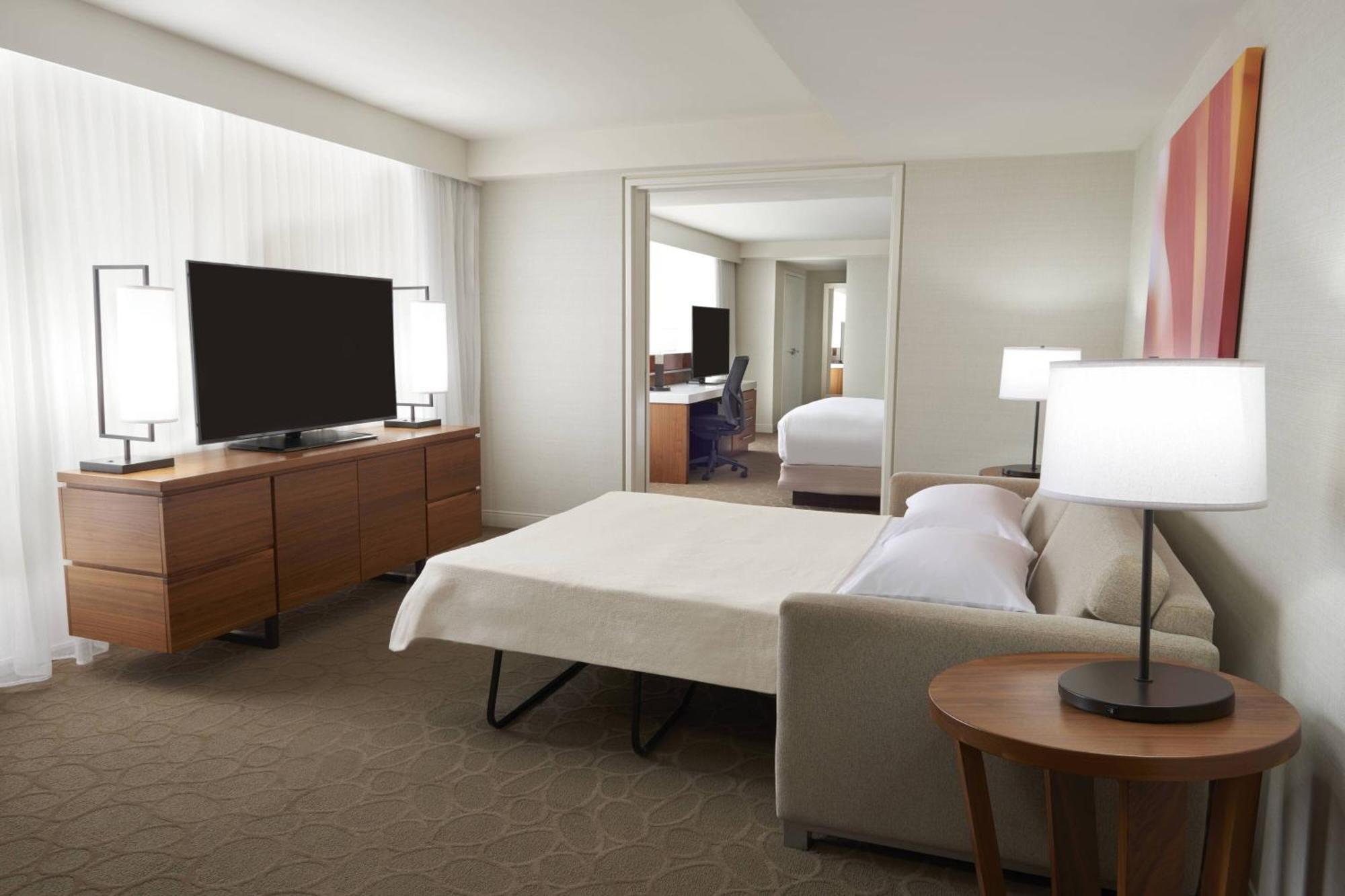 Delta Hotels By Marriott Toronto Airport & Conference Centre Exterior photo