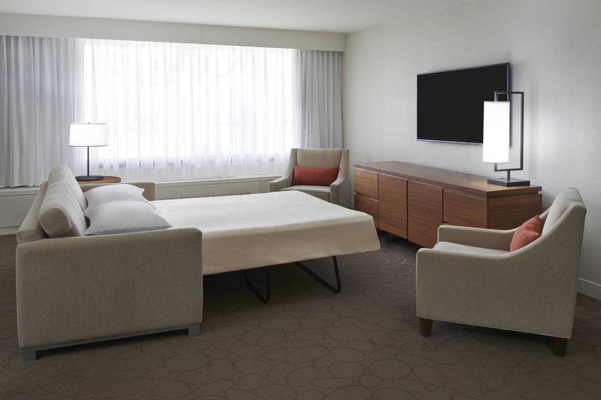 Delta Hotels By Marriott Toronto Airport & Conference Centre Exterior photo