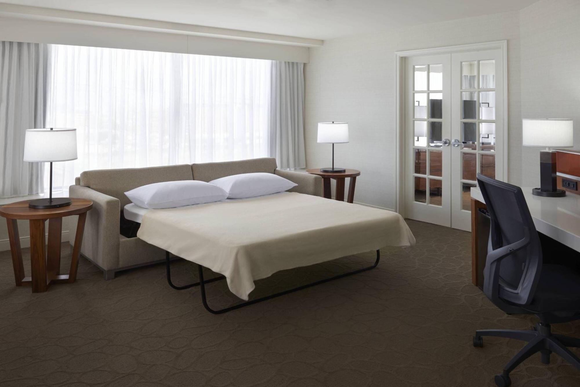 Delta Hotels By Marriott Toronto Airport & Conference Centre Exterior photo