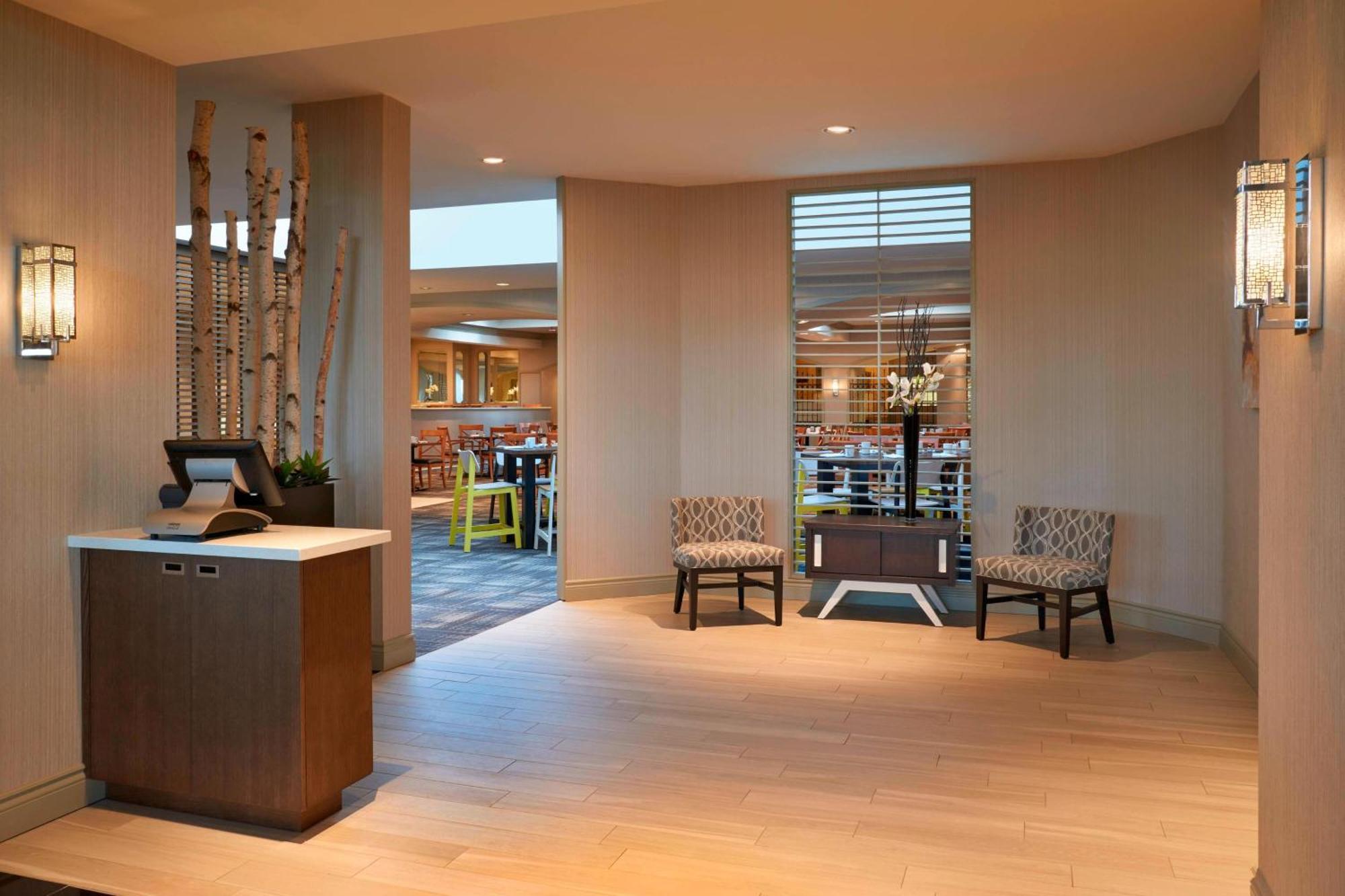 Delta Hotels By Marriott Toronto Airport & Conference Centre Exterior photo