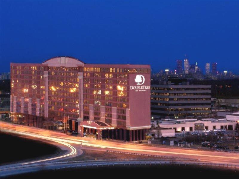 Delta Hotels By Marriott Toronto Airport & Conference Centre Exterior photo